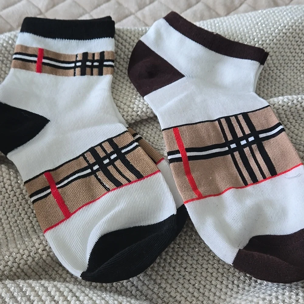 2 Pr Unisex Designer Inspired  White and Tan Socks w/blk And Brwn Toes New
